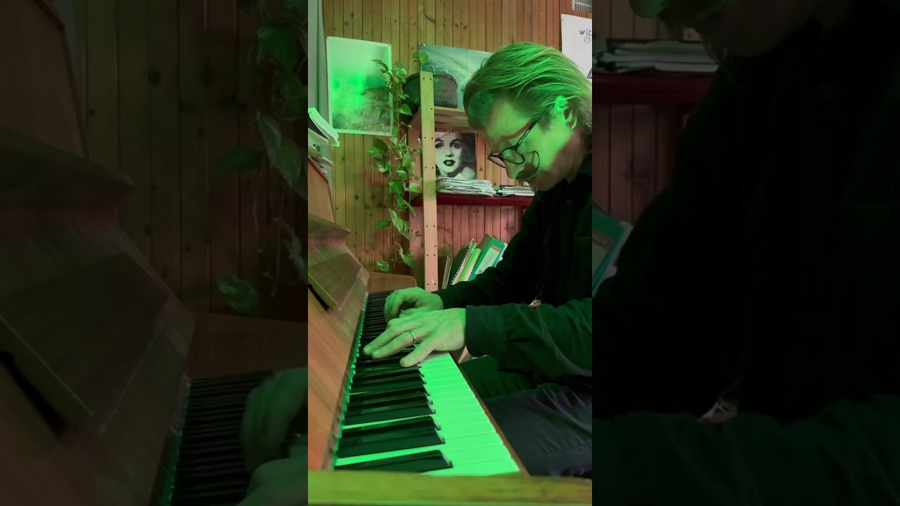 Moments 25 - my daily improvisations, recorded after 20 minutes #piano #pianoimprovising #moments