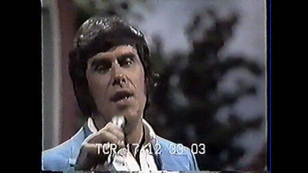 MEL STREET LIVE PERFORMANCE VIDEO - THE TOWN WHERE YOU LIVE - 1977