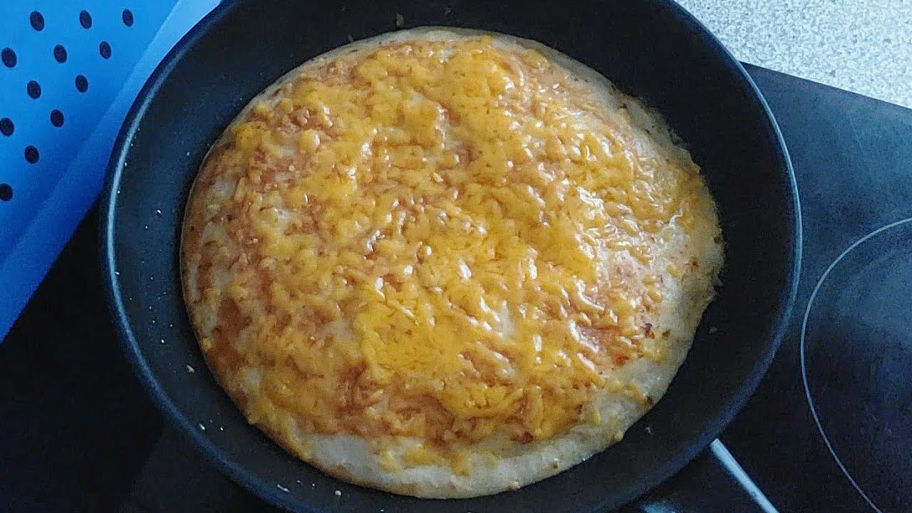БЕЗ ДУХОВКИ! ЗАКРЫТАЯ ПИЦЦА С ТВОРОГОМ НА СКОВОРОДЕ! Быстро Просто Вкусно!