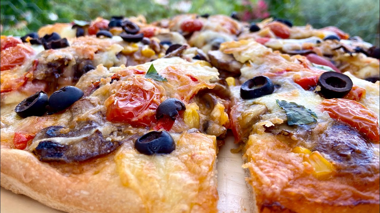 Pizza Caseira (massa e molho!) para encantar miúdos e graúdos!