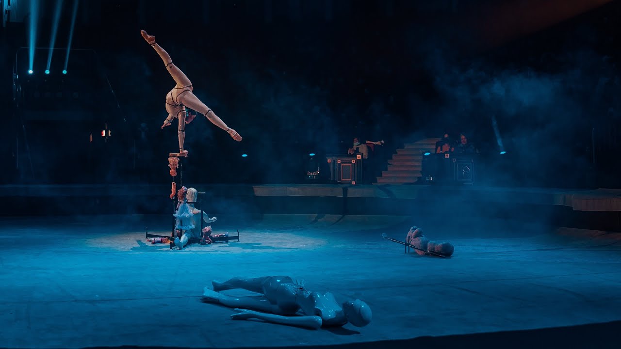 Broken doll- Contortion act (Uranbileg Angarag)