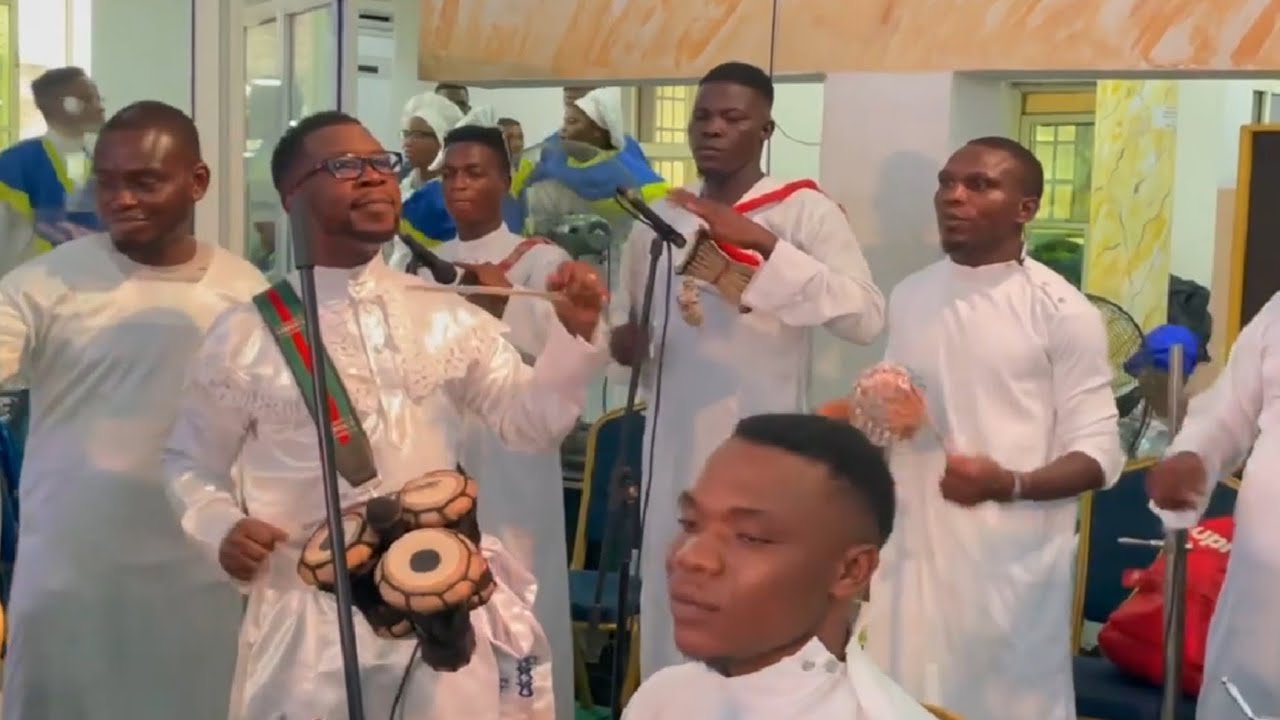 Prophet Dele Ogundipe genesis creative skills on Omele bata that gt people's attention. Check it out