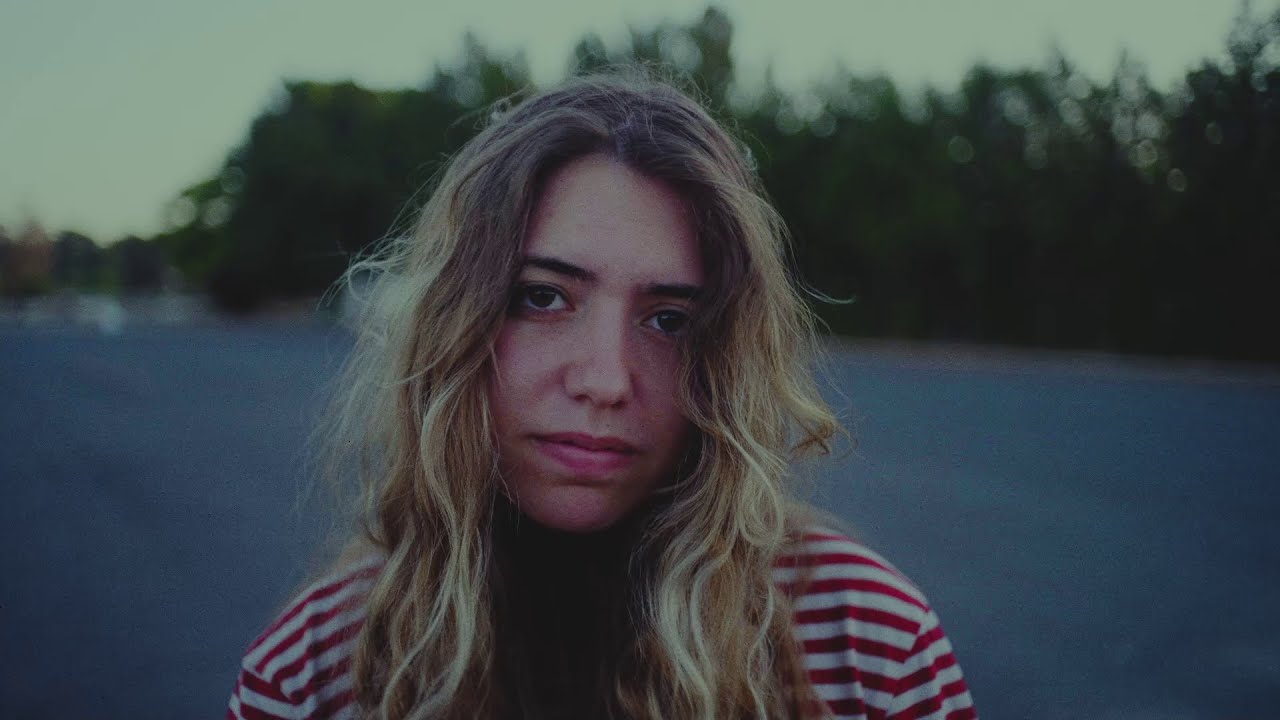 עלמה גוב - שיר ורוד // אל תרוץ (קליפ מילים)