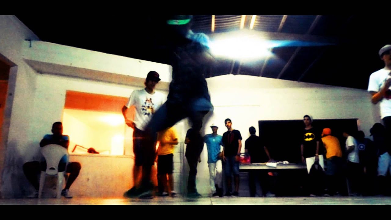 [ REPOSTADO ] @guisantoslc   Ft . @BiisonPTM  ( Project United 10/2012) FREESTEP