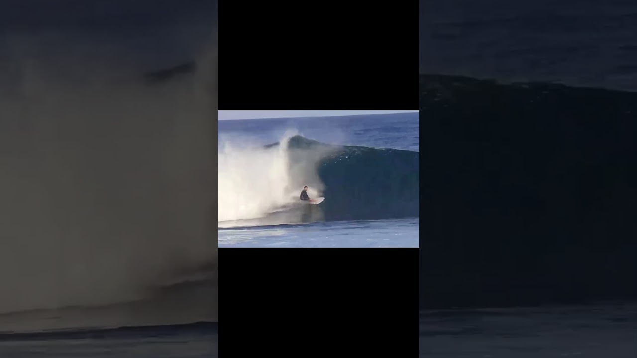 Surfing Pipe #surfing #hawaii #northshore #wsl  #bigwaves #waves #surf #pipeline #bigwavesurfing