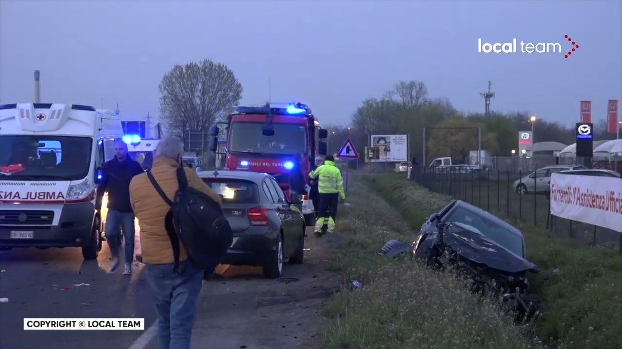 Incidente a Melegnano (Milano), tre auto coinvolte: otto i feriti, di cui due gravissimi