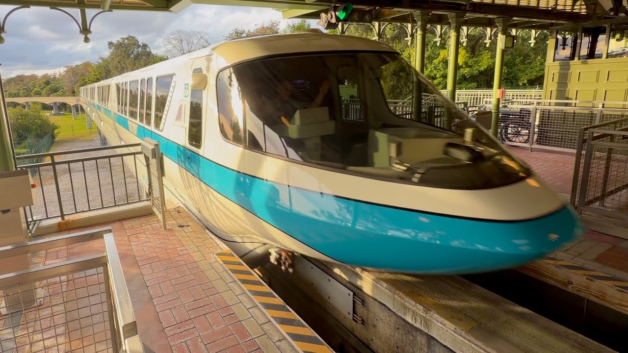 Magic Kingdom Resort Monorail 2025 Ride to Disney's Polynesian Resort in 4K | Walt Disney World 2025