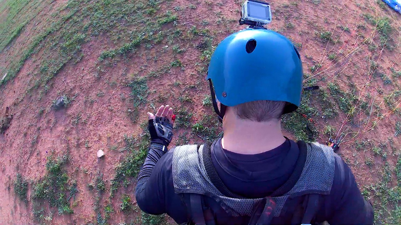 Enfrentando turbulência em um dia azul. Incidente para lembrar a importância de estar sempre atento.
