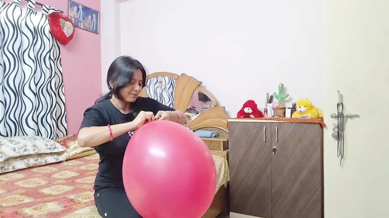 Red colour big balloon blowing // aj to bahut mushkil hui balloon fulane me ❣️
