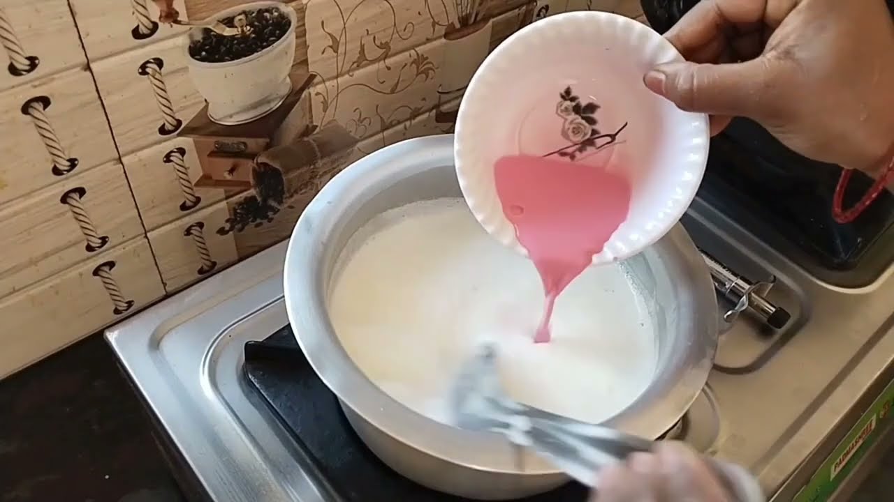 Aj iftar me maine bnaya straberry 🍓 custard || stitching video..