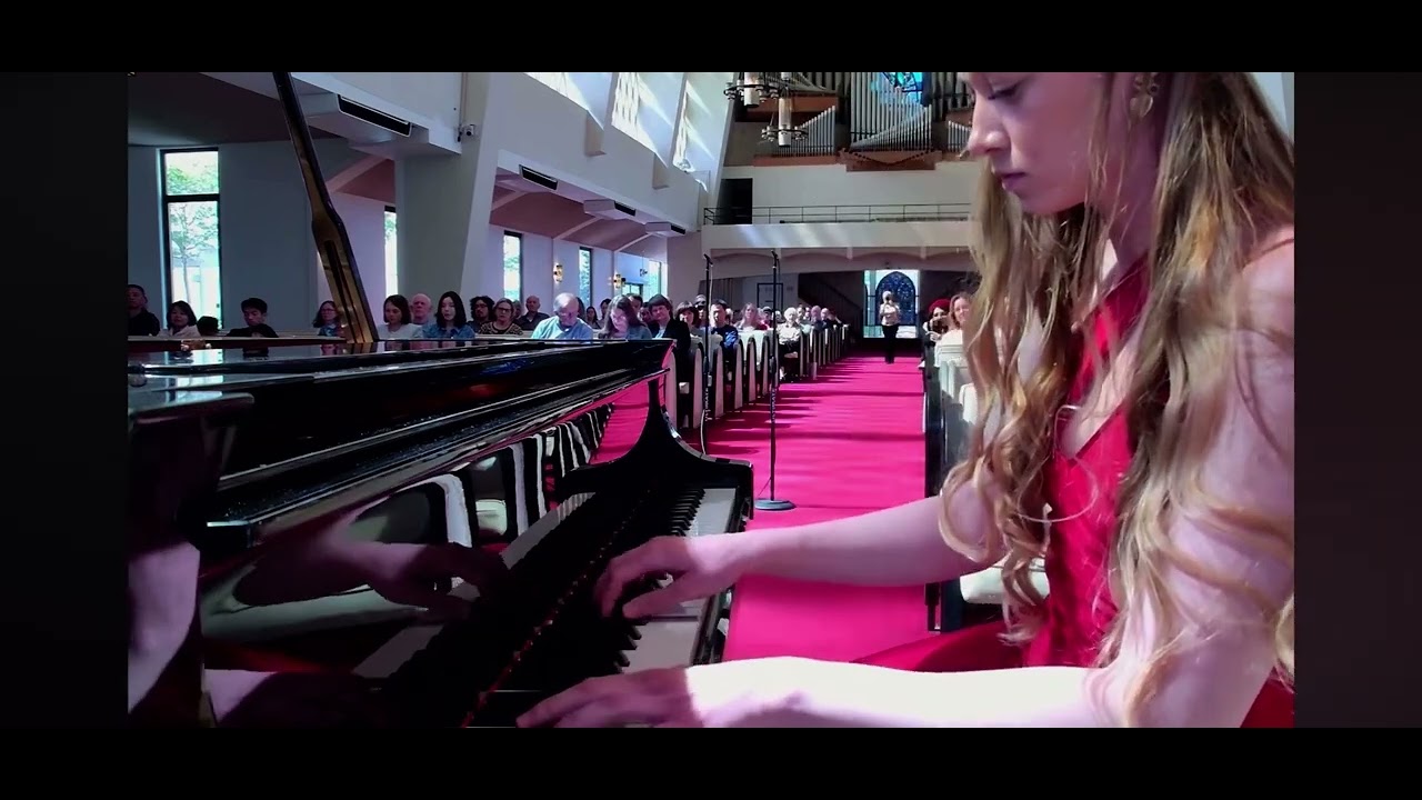 Alexandra Burch plays Rachmaninov Etude Op. 39 No. 1