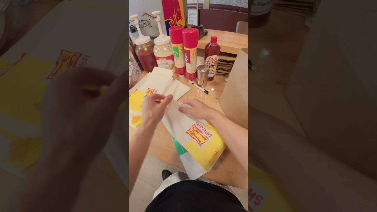 Snackbar POV: mag ik van jou 11 euro friet? 🤓