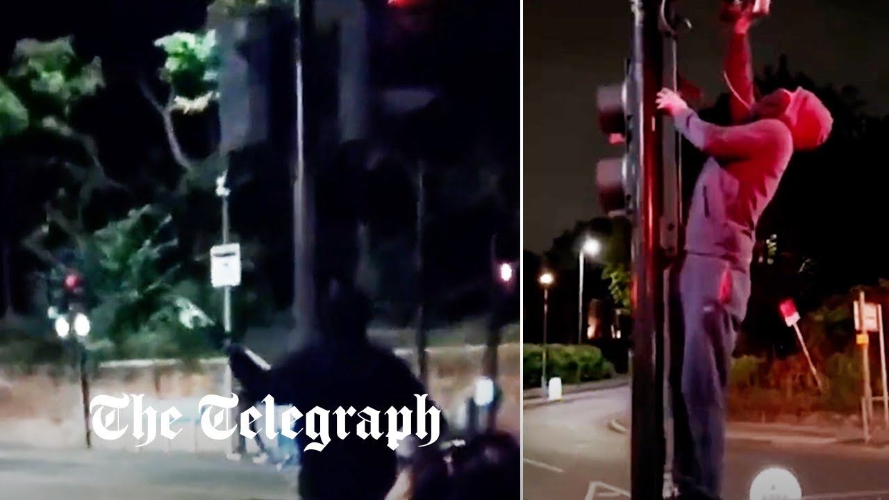 Anti-Ulez 'Blade Runner' vigilantes vandalise cameras in London