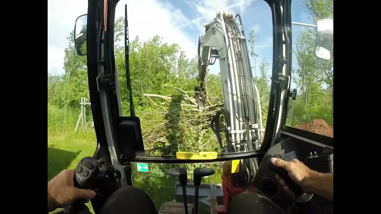 Takeuchi TB260 / Doing a bit of work