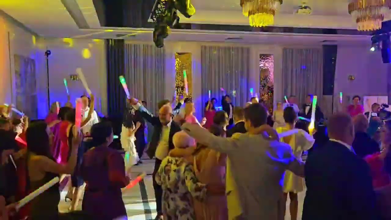 Set klubowy, fragment 🙂 zesp&oacute;ł U-Dance. #wedding #music #zespoływeselne #cover #zesp&oacute;łweselny 