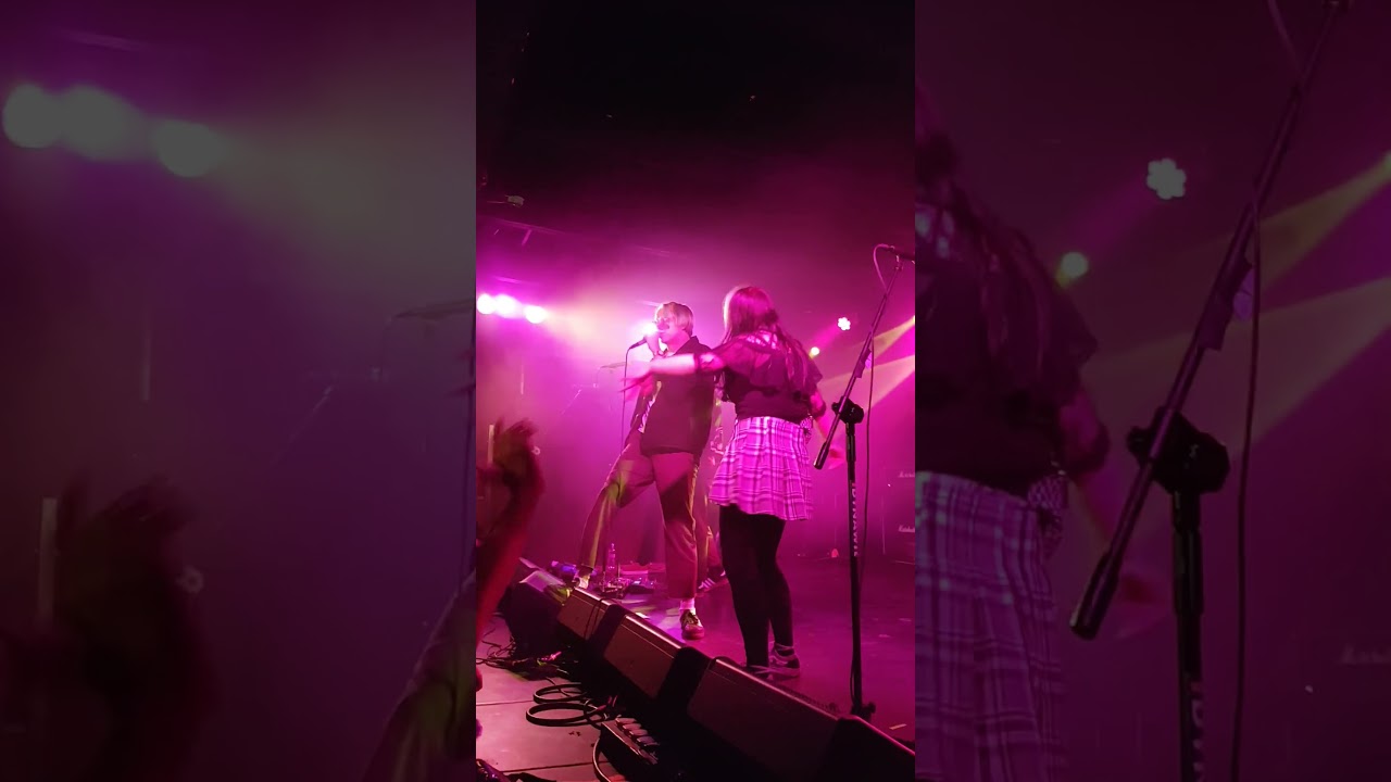 SWMRS Miley   live in  Warsaw