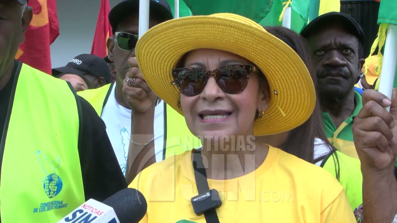 Marchan en defensa de la soberanía y contra la injerencia extranjera