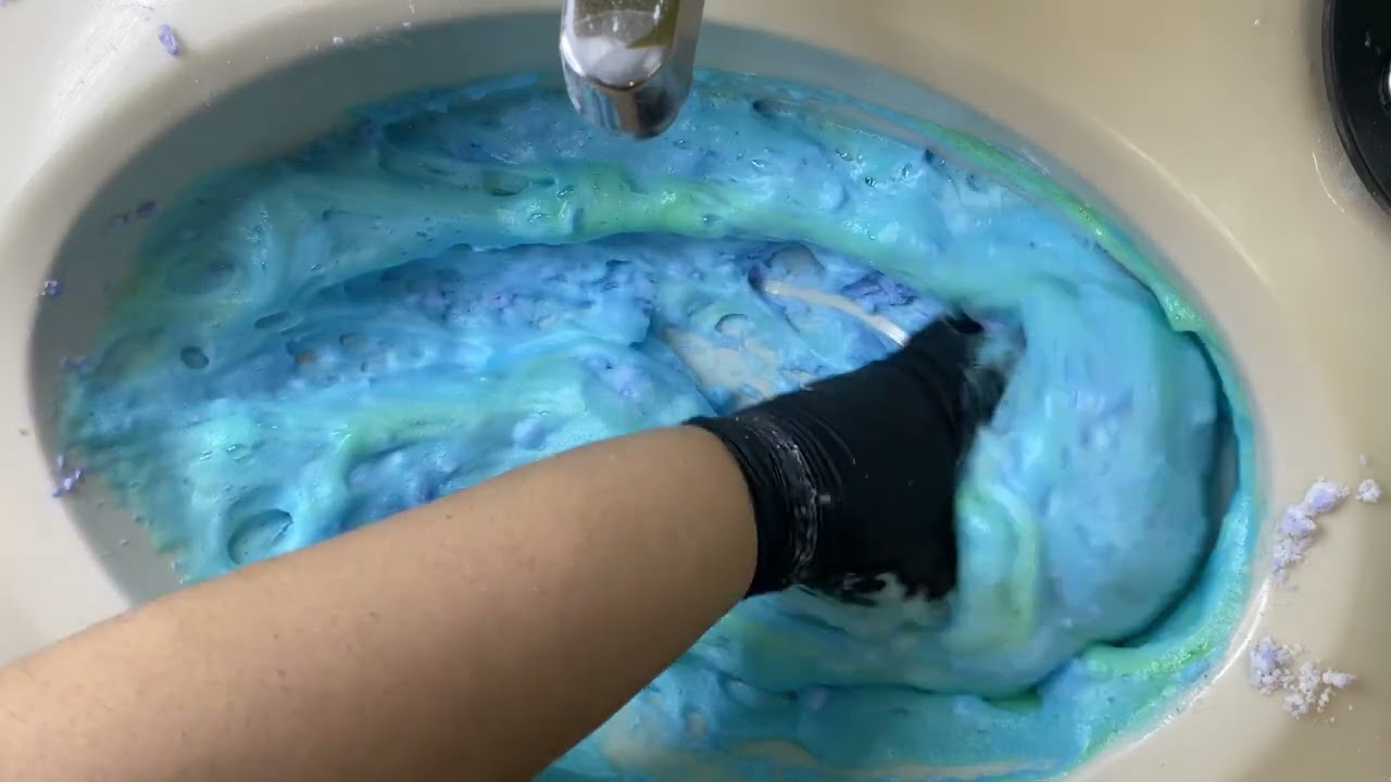 💙💜Baking soda and Toilet Bowl Cleaner💜💙