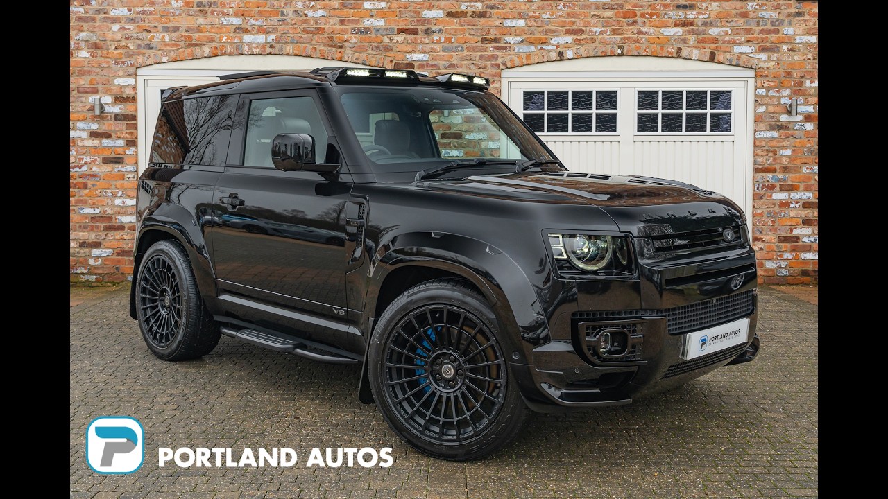 2021/71 LAND ROVER DEFENDER 90 5.0 V8 P525 IN SANTORINI BLACK METALLIC WITH BLACK LEATHER