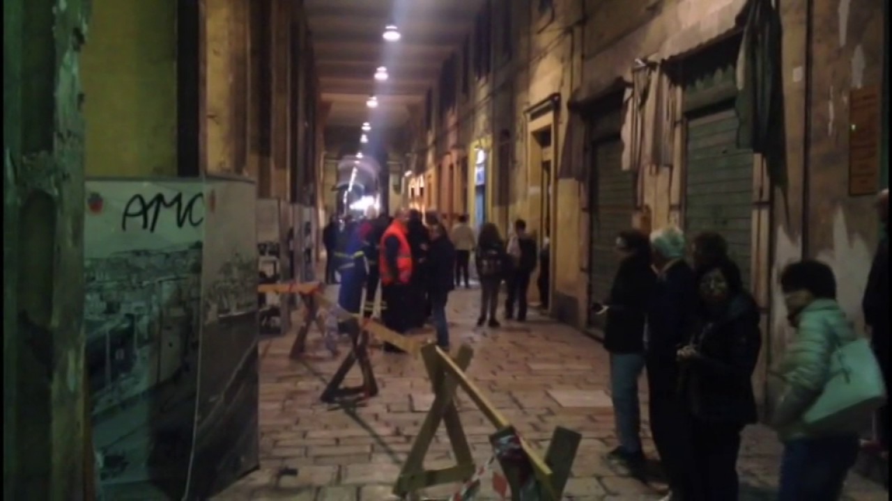 Sisma, famiglie evacuate agli Archi di Ancona