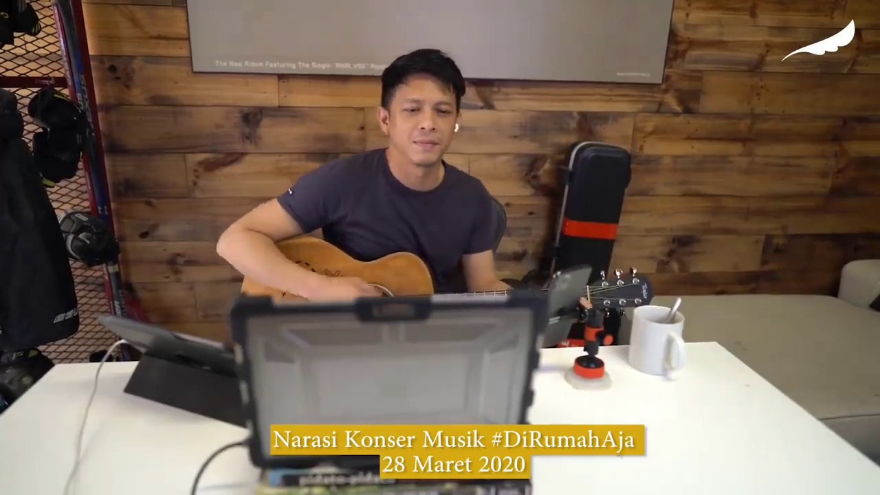 ARIEL - YANG TERDALAM LIVE (SOLO GUITAR)