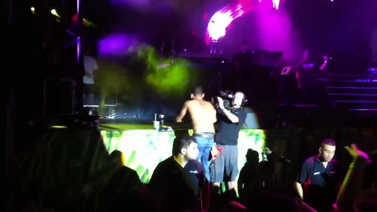 Chris Brown (NO shirt) @ Supafest 2012 (SYDNEY, AUSTRALIA)
