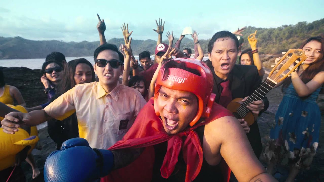 ENDANK SOEKAMTI feat. Kemal Palevi - Luar Biasa (Official Music Video)
