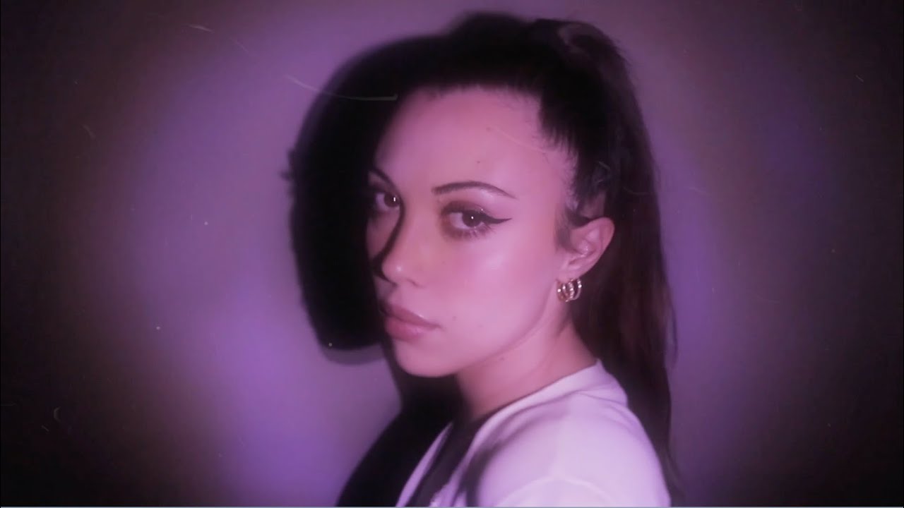 Tanaë - Listen (Official video)