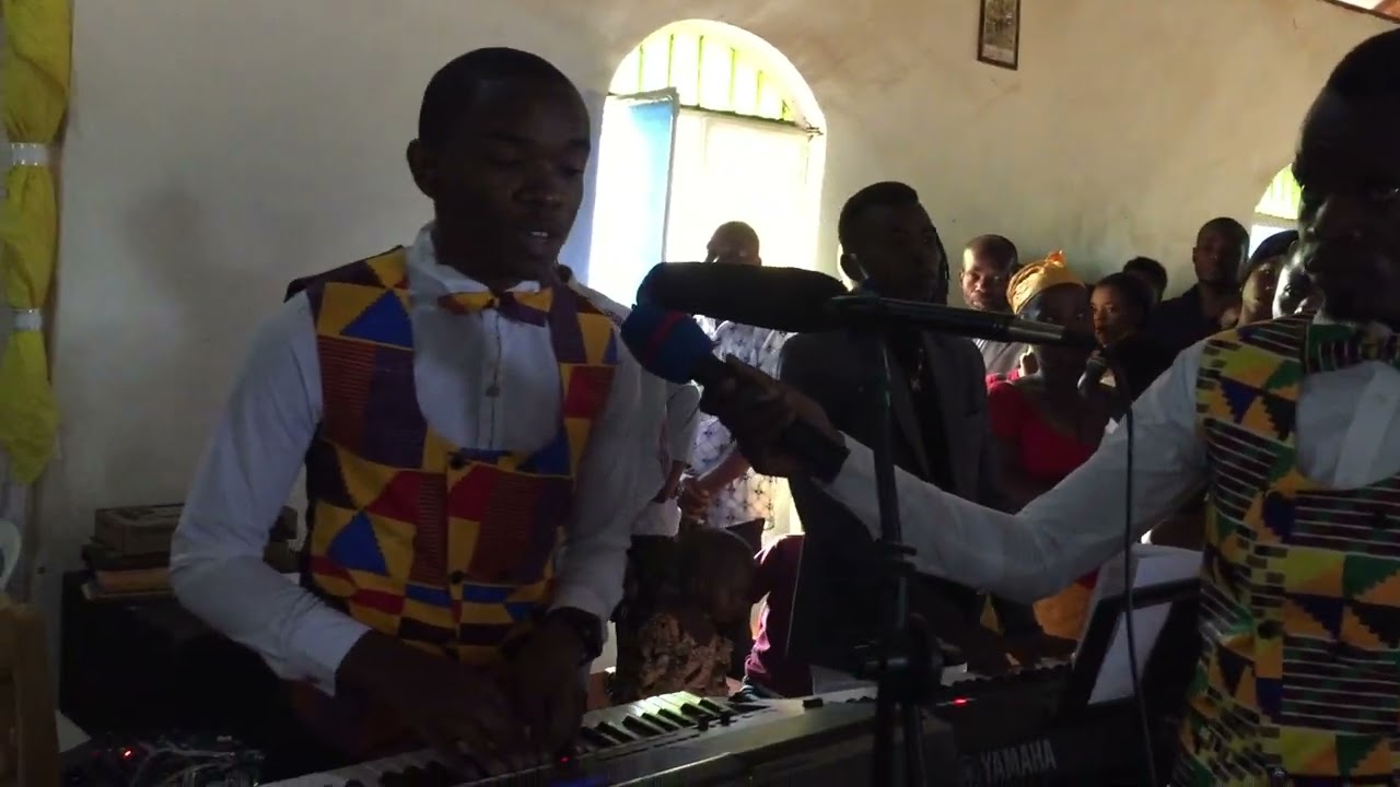 Nayadi sesetchenga by Stephen Mushamalirwa with pueri cantores vox Angelus.
