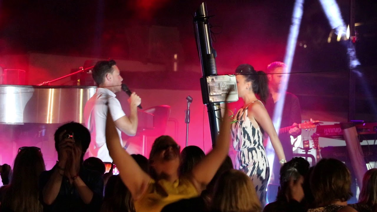 Nathan Carter on The Costa 2017 - with Lisa McHugh - Hurts So Good -Live