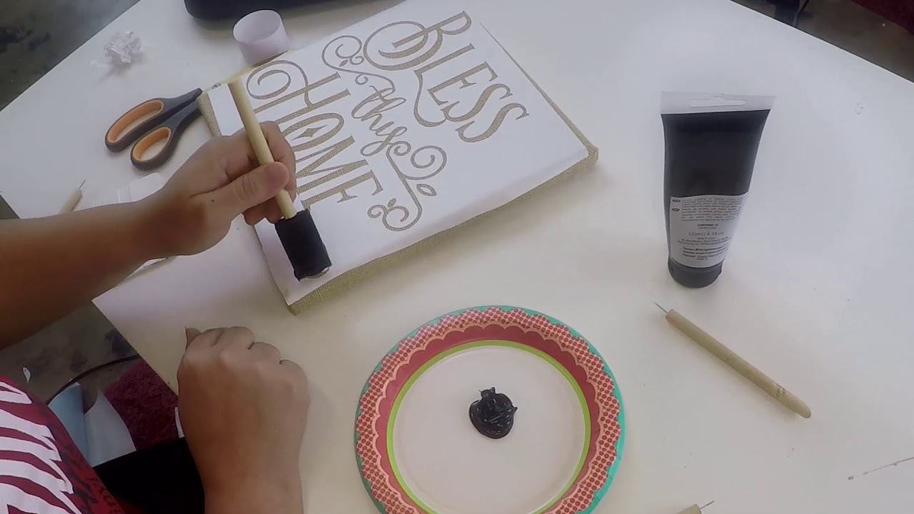 Quick and Easy Burlap Canvas Paint Project