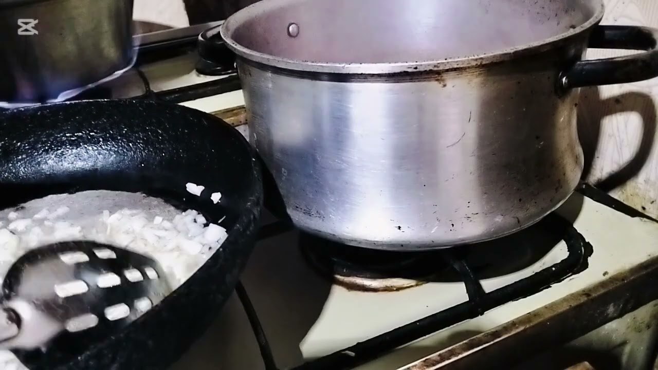 طريقه فته العدس العدس بالشعريه اكل حلوه وشتويه 👍👌♥️
