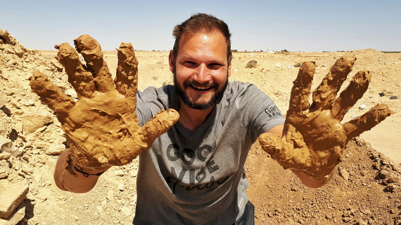 Visit the TOZEUR YELLOW BRICK manufacturing site 🇹🇳 What to do in TUNISIA