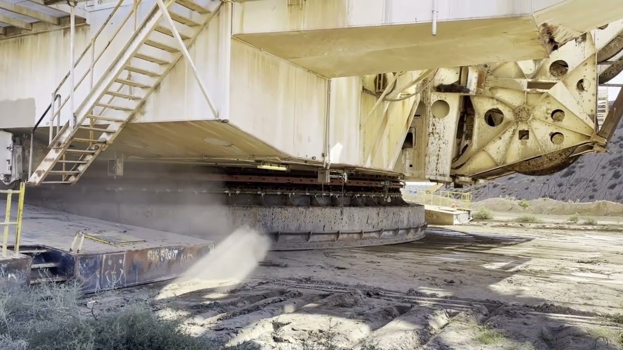 Dragline 2 Walking out of the Pit