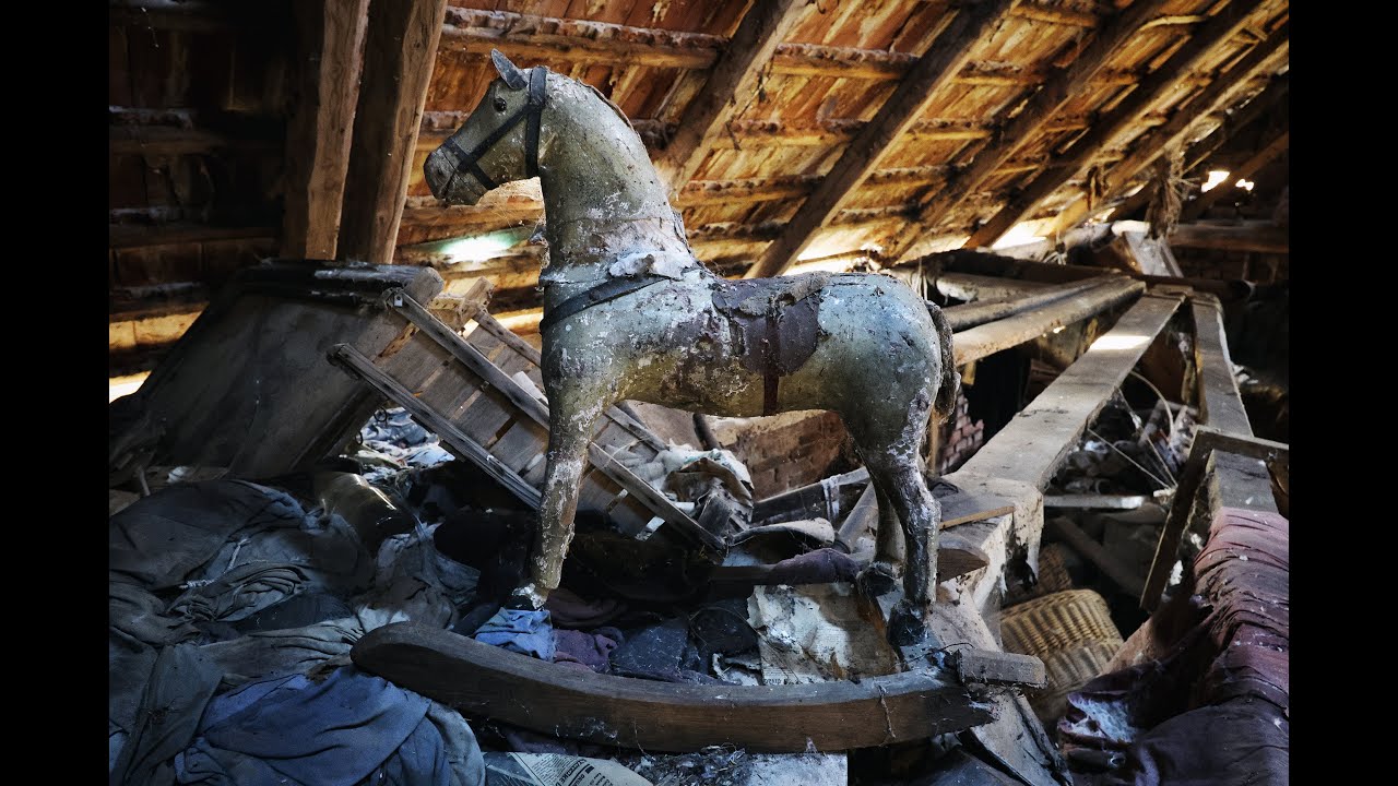 Dětství zanechané na půdě - URBEX