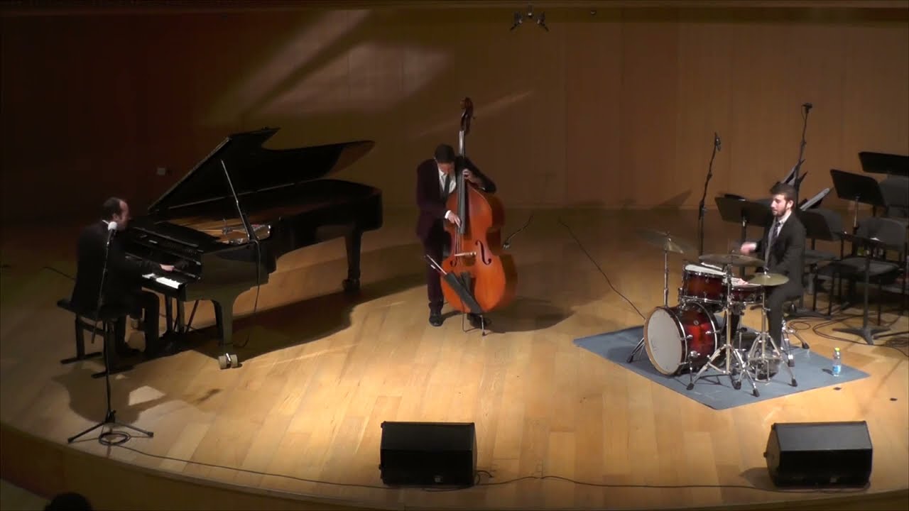 Tom Oren Trio plays 'Night Butterfly' - Live at the Israel Conservatory of Music (3:49)