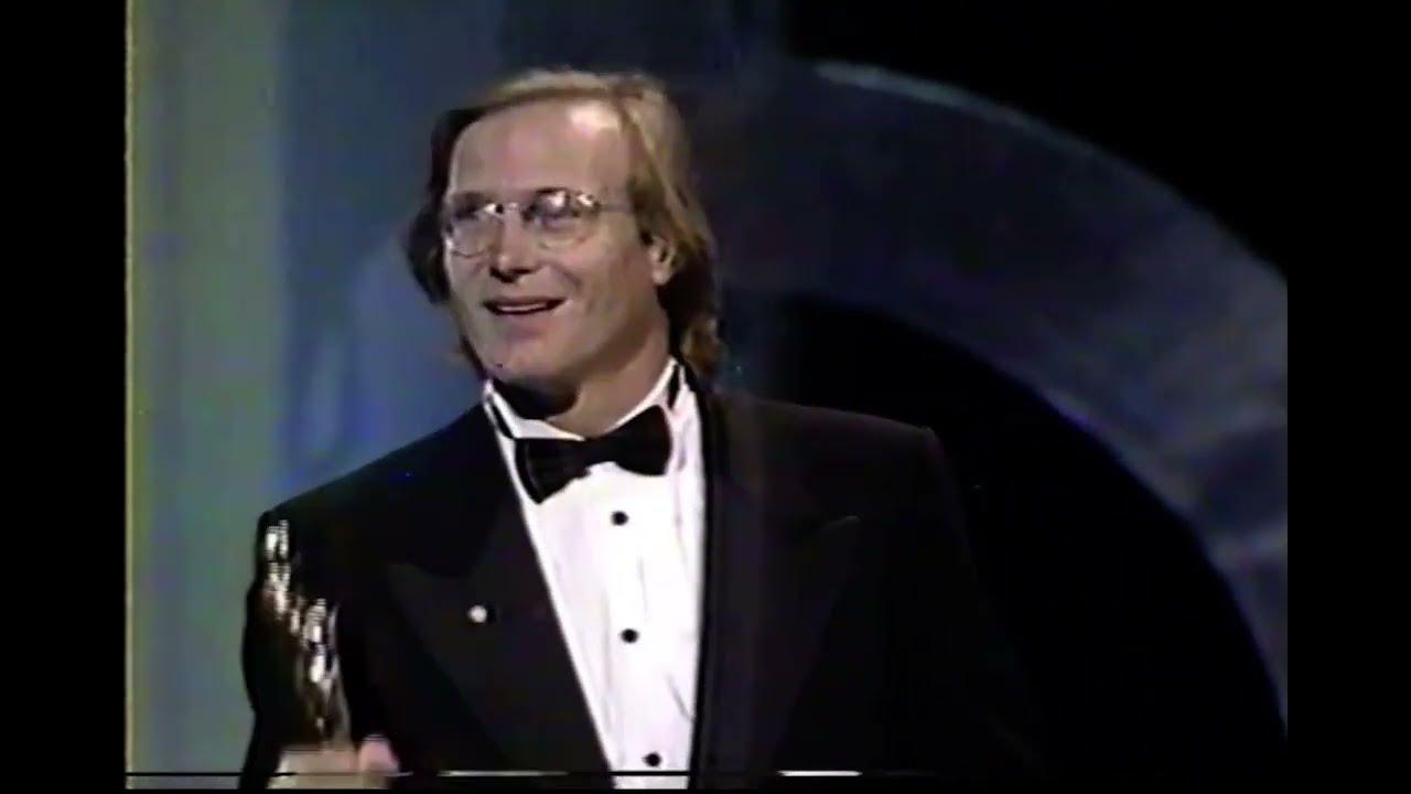 William Hurt wins the Oscar for Best Actor In A Leading Role