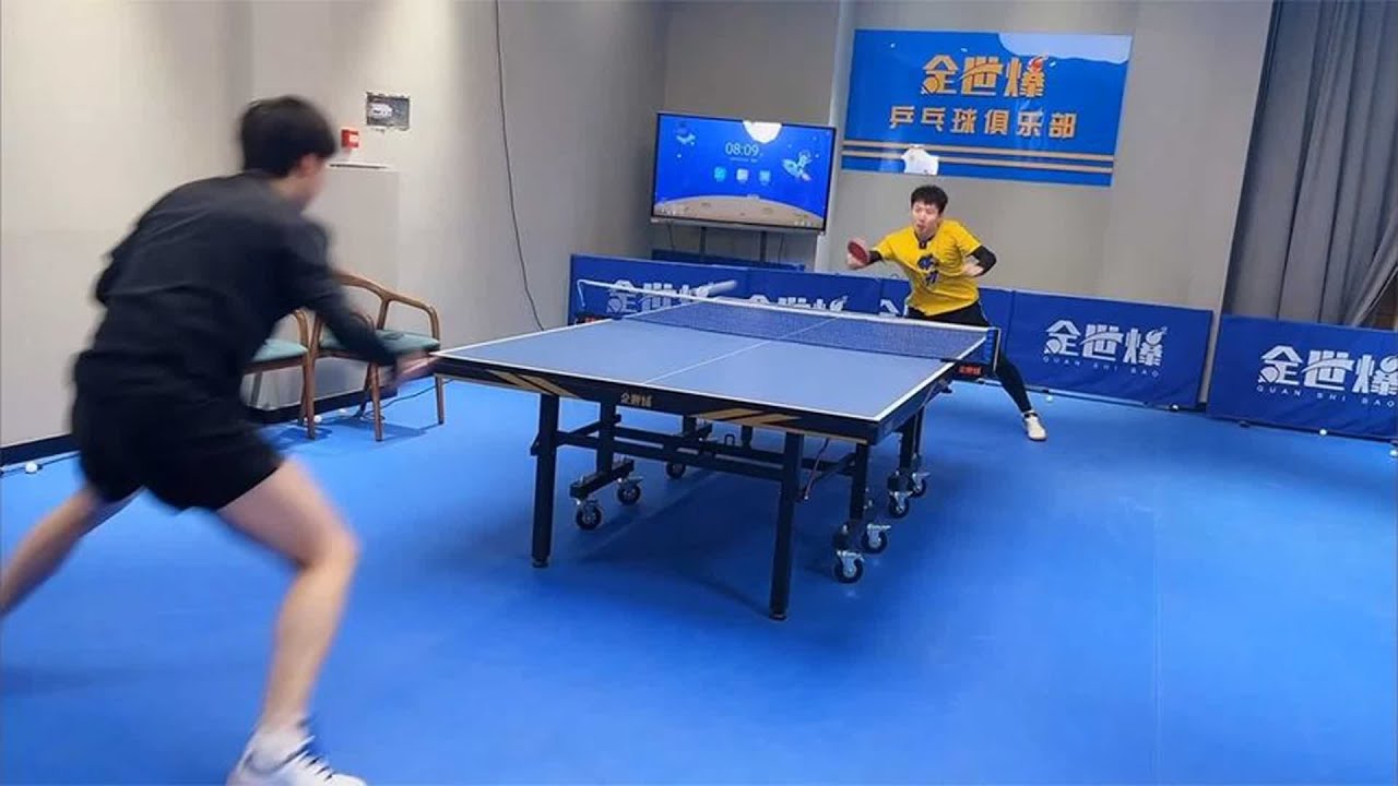乒乓球全世爆两位退役国手单打娱乐比赛