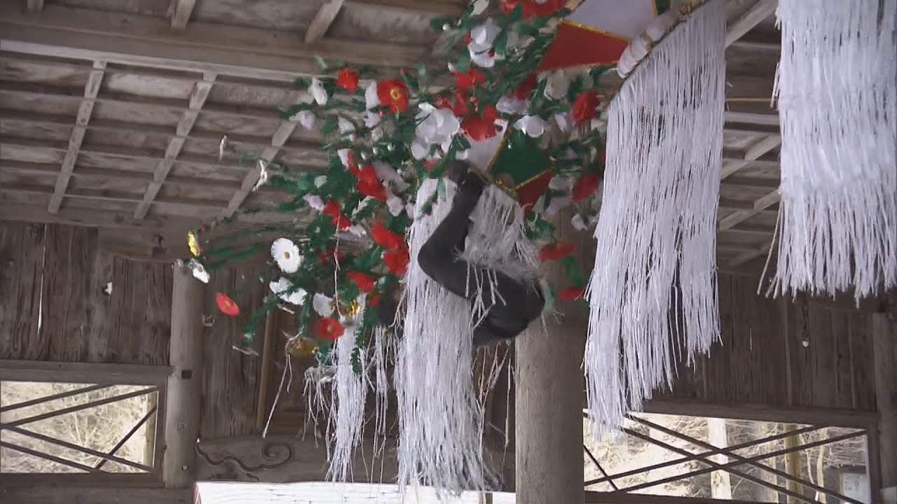 ４年ぶりに開催 　岐阜・郡上市の花奪いまつり