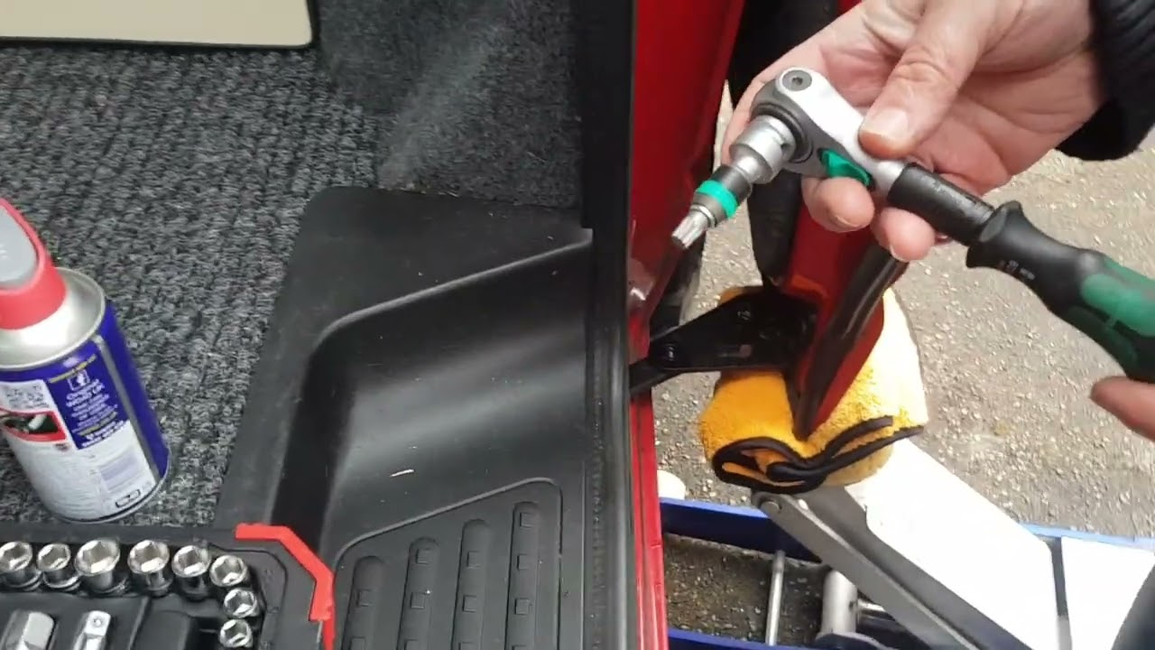 How to fix - VW T5 Sliding Door Roller