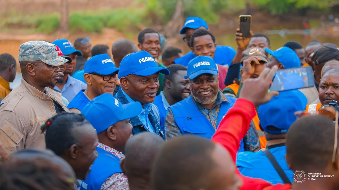🚨🚨RDC/TSHELA/SECTEUR DE MADUDA/VILLAGE KIPHANGALA Ministre d'État du Dév. Rural Ir.Grégoire Mutshail