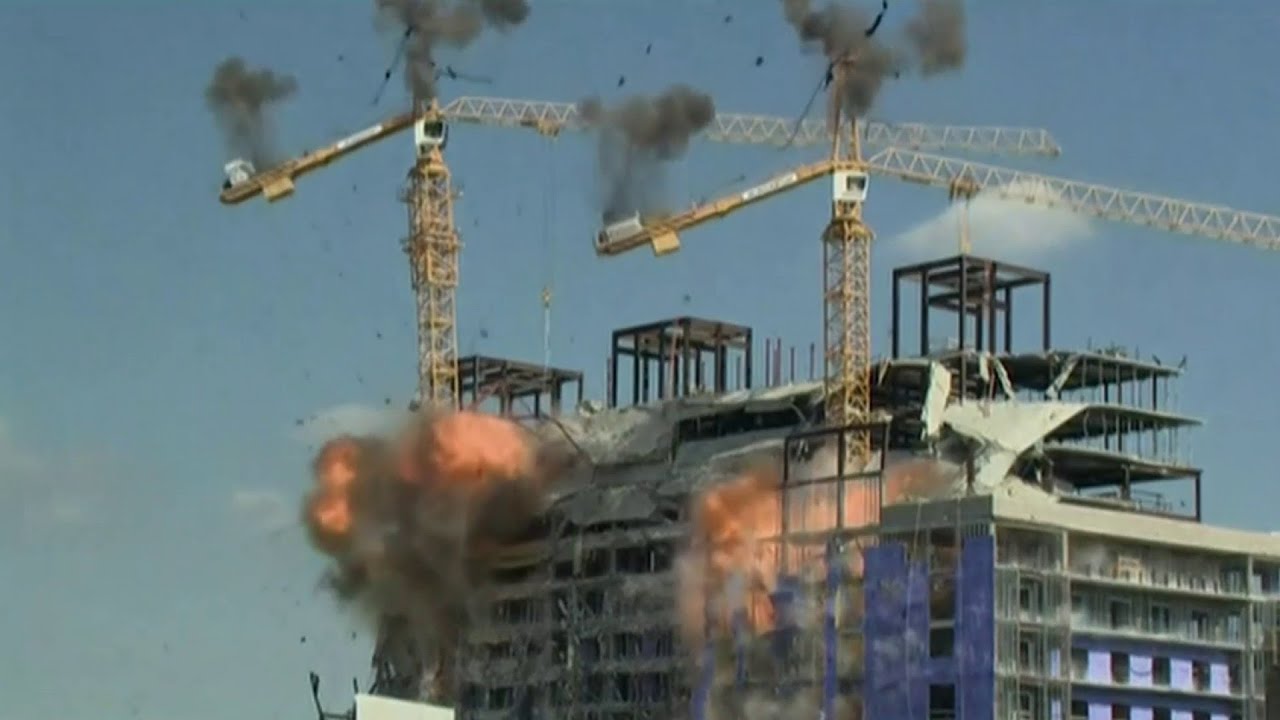 Crane demolition after hotel collapse in New Orleans
