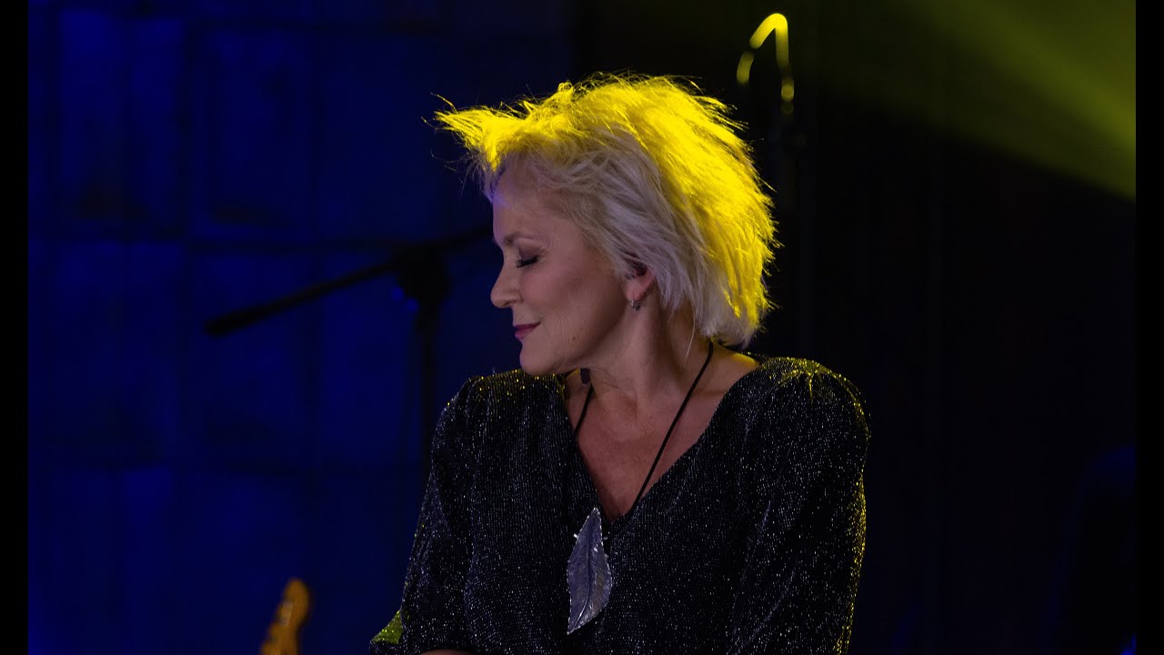 Małgorzata Ostrowska - Zadzwoń (live)