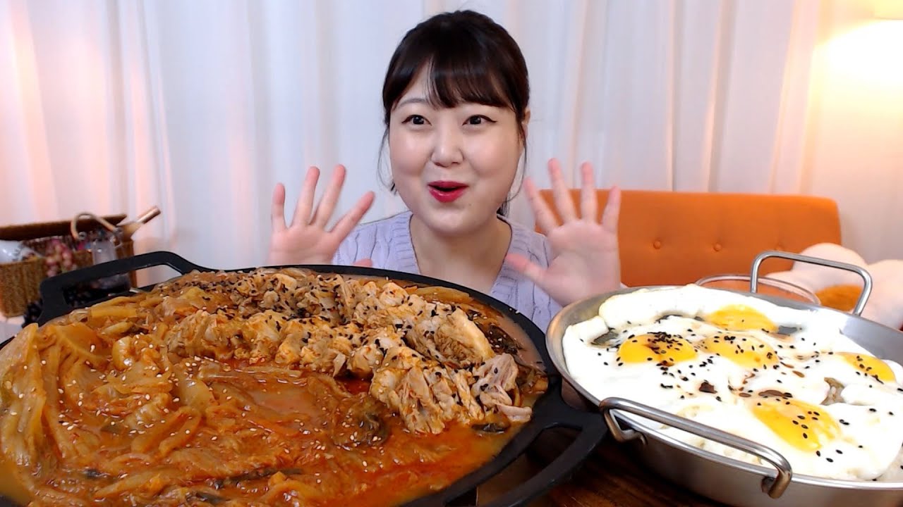 삼겹살묵은지파김치찜 당면도 있어용 간장계란밥 집밥 먹방 Pork belly Kimchi-jjim Egg rice Mukbang