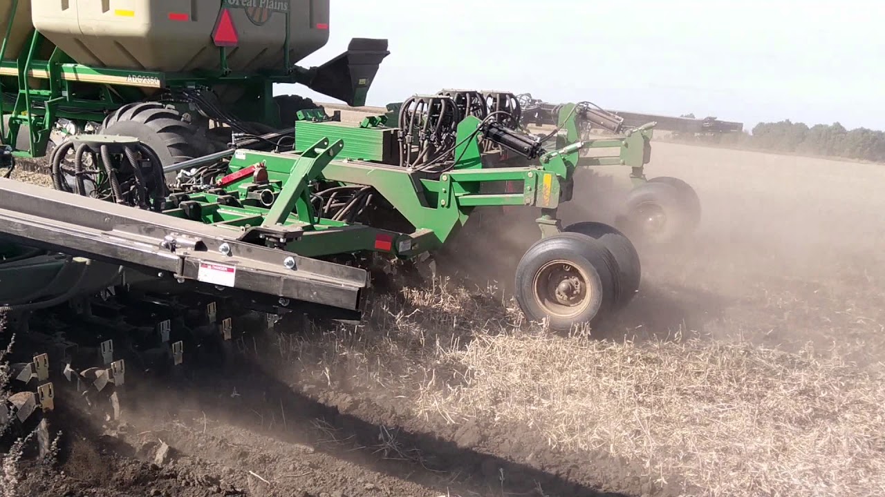 Испытания компании AMG пневматической сеялки Great Plains NTA 3510
