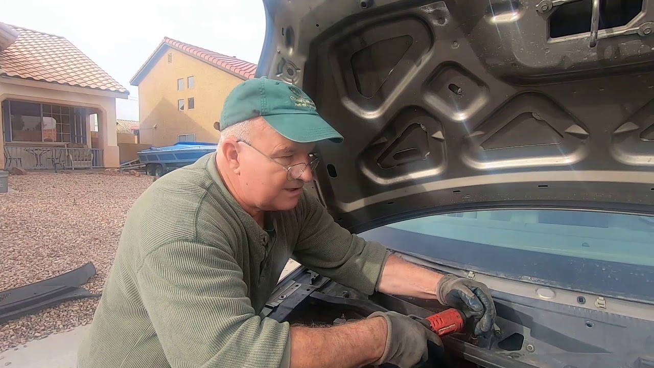Как заменить свечи зажигания на автомобилях MERCURY MONTEREY и FORD FREESTAR VAN 2004–2007 годов ...