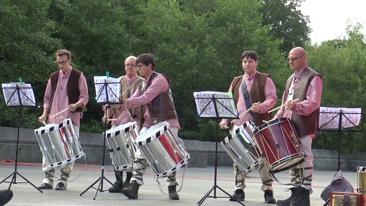 03 Familie Tell Trommelgruppe