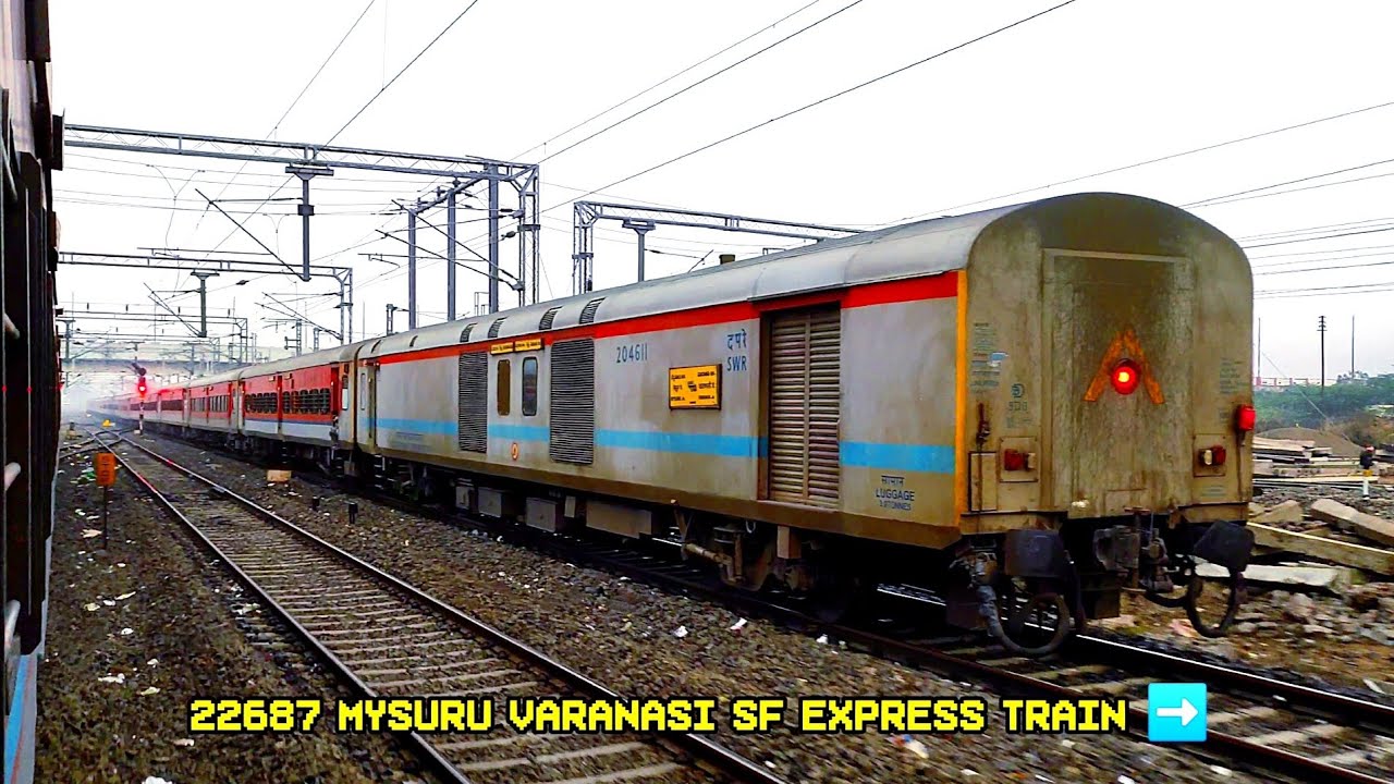 Pune Ajni Vande Bharat Pune Hyderabad Shatabdi Mysuru Varanasi Train at Daund Jn Railway Station