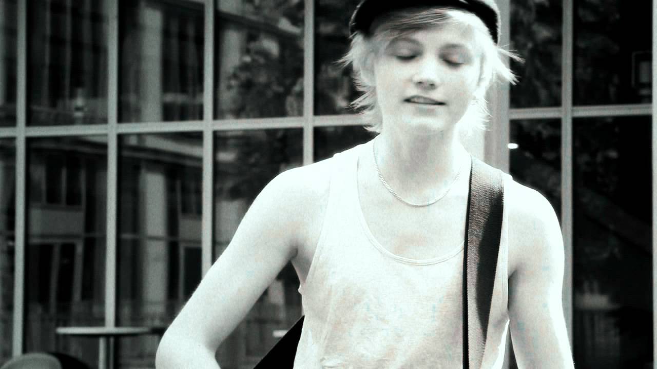 Ulrik Munther - Alburn Road (Teaser)