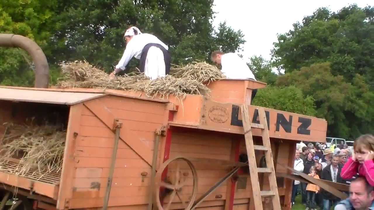 Oldtimertreffen in Iden Dreschmaschine 15 9 2013)